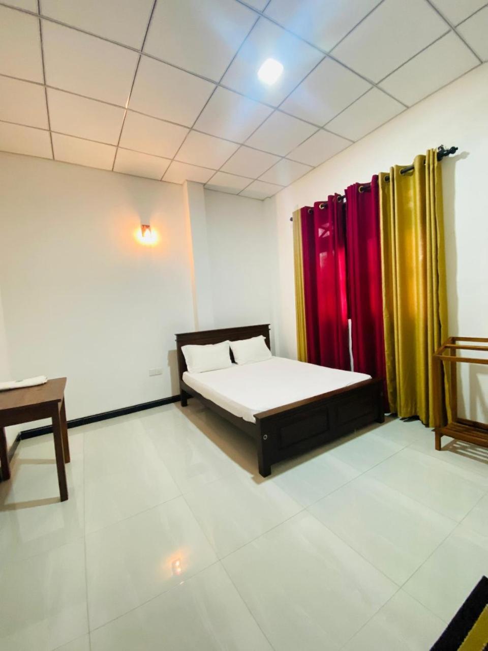 Silverline Guest House Анурадхапура Номер фото
